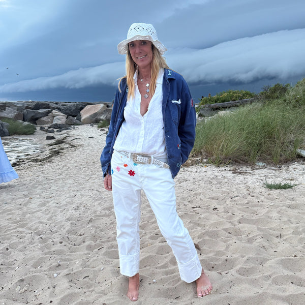 White Levi's Relax Fit Hand Embroidered Jeans